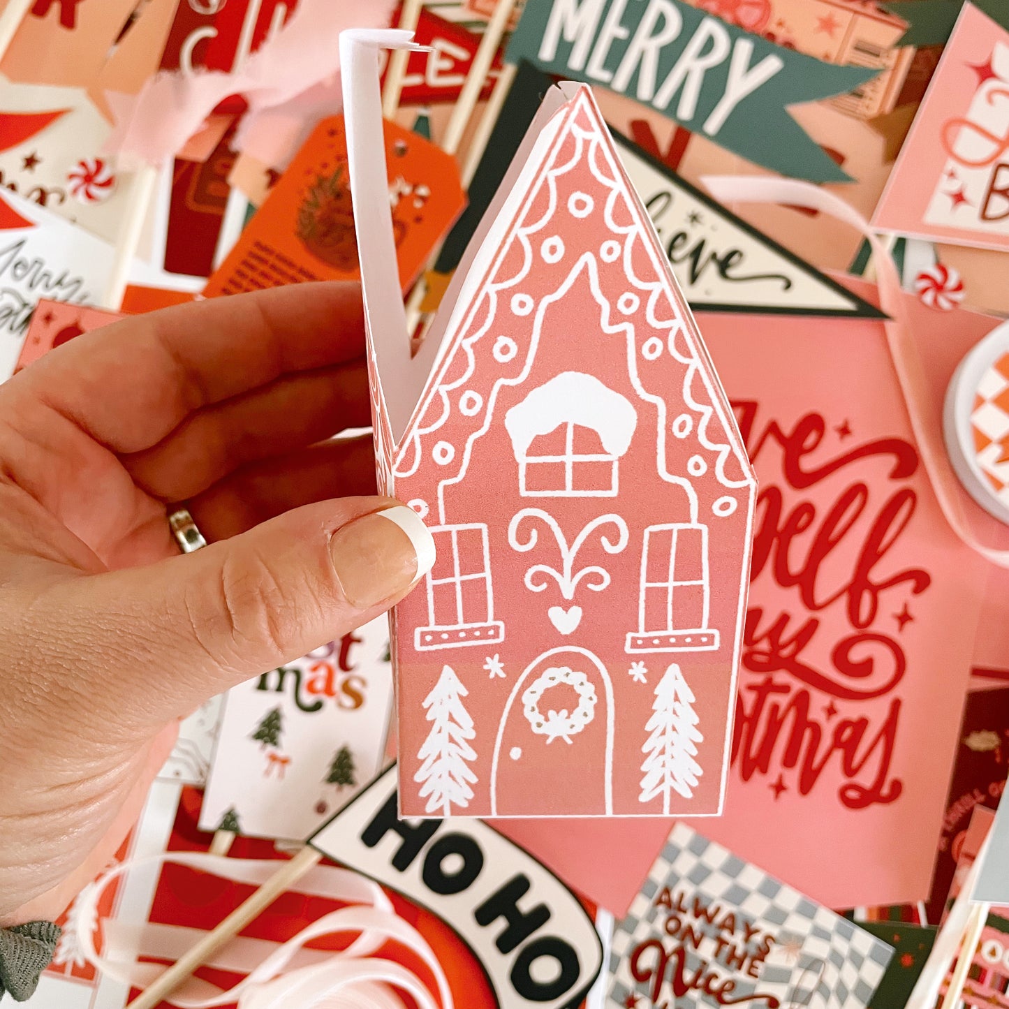 Gingerbread House (updated to fully close) | Printable activity