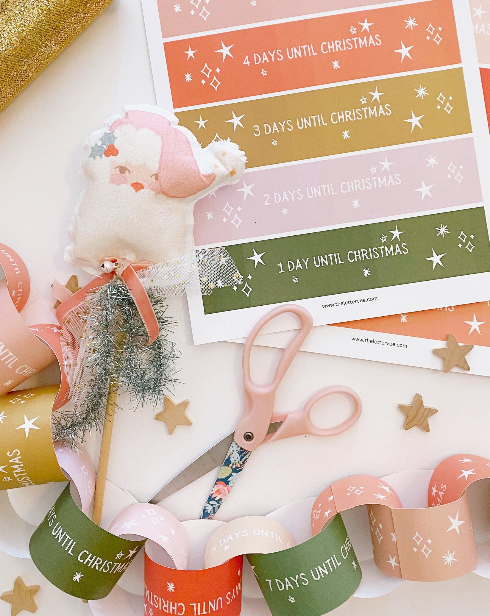 Paper Chain Countdown | Christmas – The Letter Vee